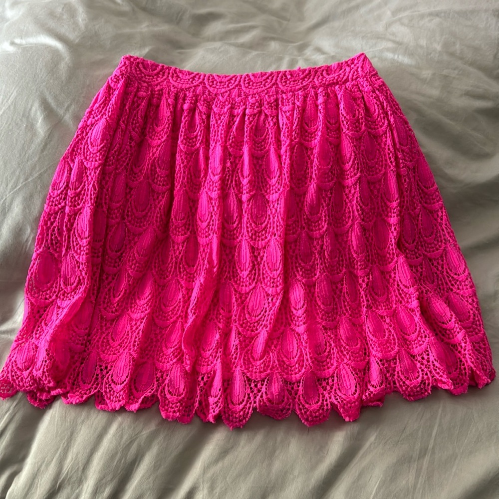 Soprano brand, size small, hot pink zippered skirt. Zips in the back